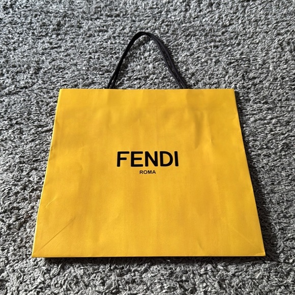 Hermes/Fendi - Empty Large Bag(s) & Small Hermes Bag - Picture 4 of 5
